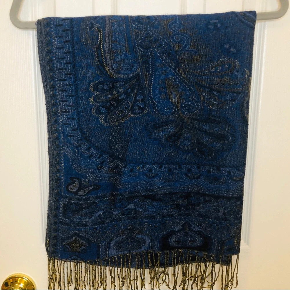 Chic Blue Paisley Shawl / Scarf with Fringe (M-L)